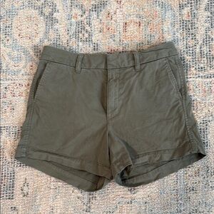 Quince Green Shorts with Lightweight Fabric